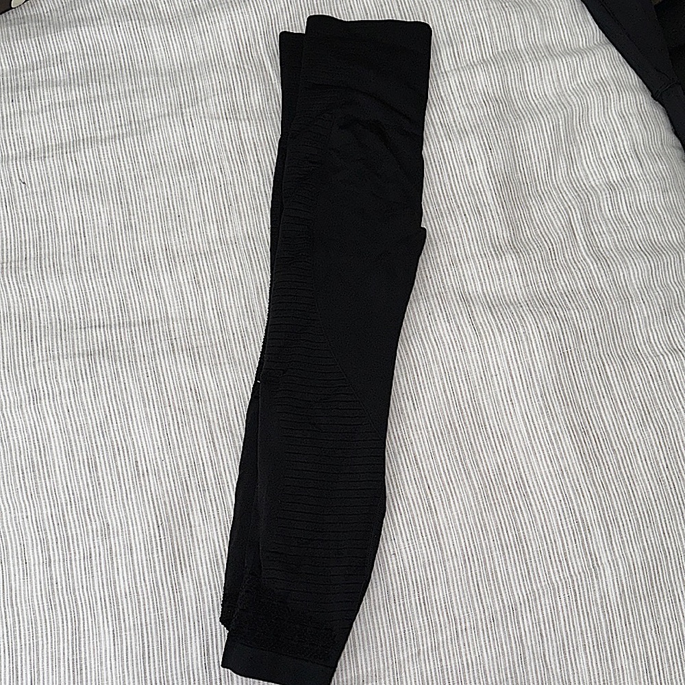 GYMSHARK Warp Knit Cropped leggings